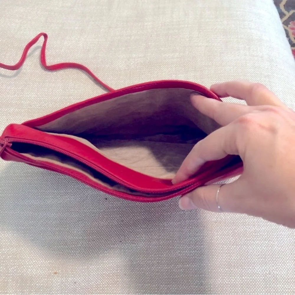 Vintage Leather Shoulder Bag - Picture 11 of 16